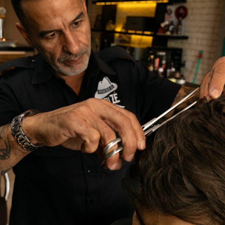 Causas de Queda de Cabelo Masculino e Suas Soluções